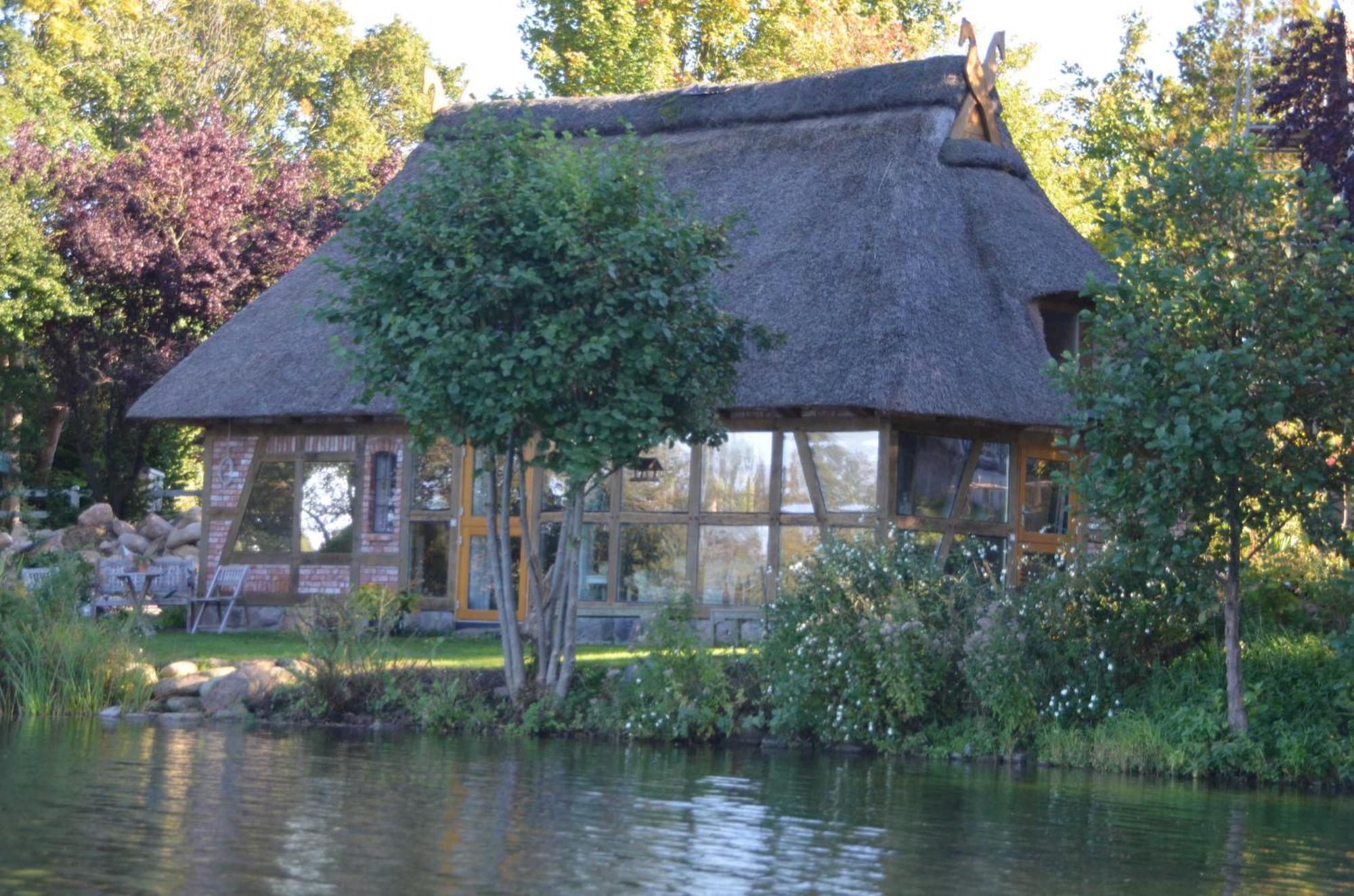 Reetdachkate Auf Gestuet Schierensee Grebin エクステリア 写真